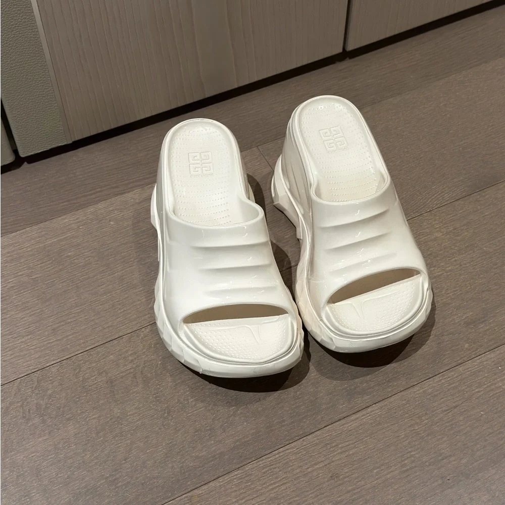 Givenchy 'marshmallow' Wedge - Picture 4 of 9